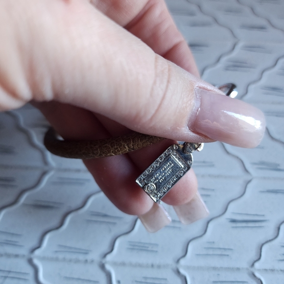 Henri Bendel Charm Bracelet w/Bling - Picture 3 of 8